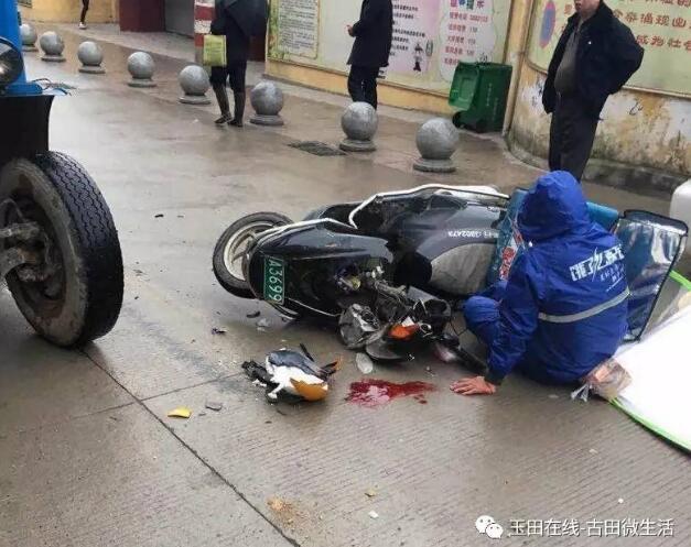 外卖员撞止车柱骨折事件深度解析