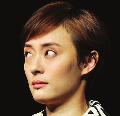 孙俪唇下痣，车祸玻璃碴致假性痣的背后故事