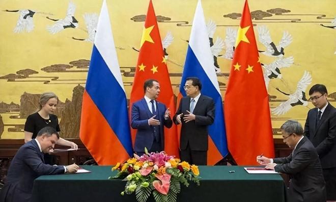 中俄方案关于中俄方案，我无法确定您具体指的是哪个领域或哪个计划的中俄方案。中俄两国在多个领域都有合作，包括经济、能源、科技、文化等方面。如果您能提供更多的上下文或具体信息，我可以尽力为您提供更准确的答案。以下是一些可能涉及中俄方案的相关内容