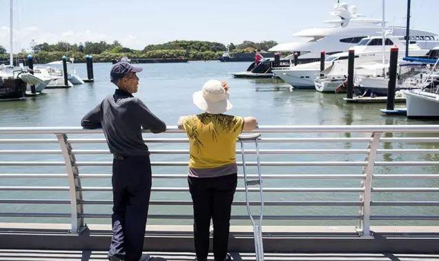 高空坠落奇迹生存高空坠落奇迹生存，坠落中的生命奇迹