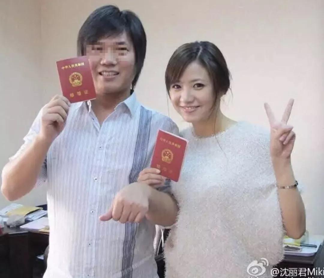 女子35层坠楼奇迹生还女子从高空坠楼奇迹生还，生与死的边缘之旅