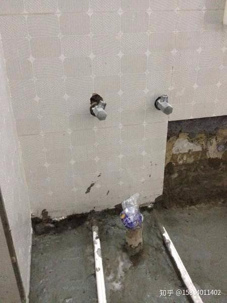 小区下水管道坏了该谁出钱换小区下水管道坏了，该谁出钱换？解析责任与义务
