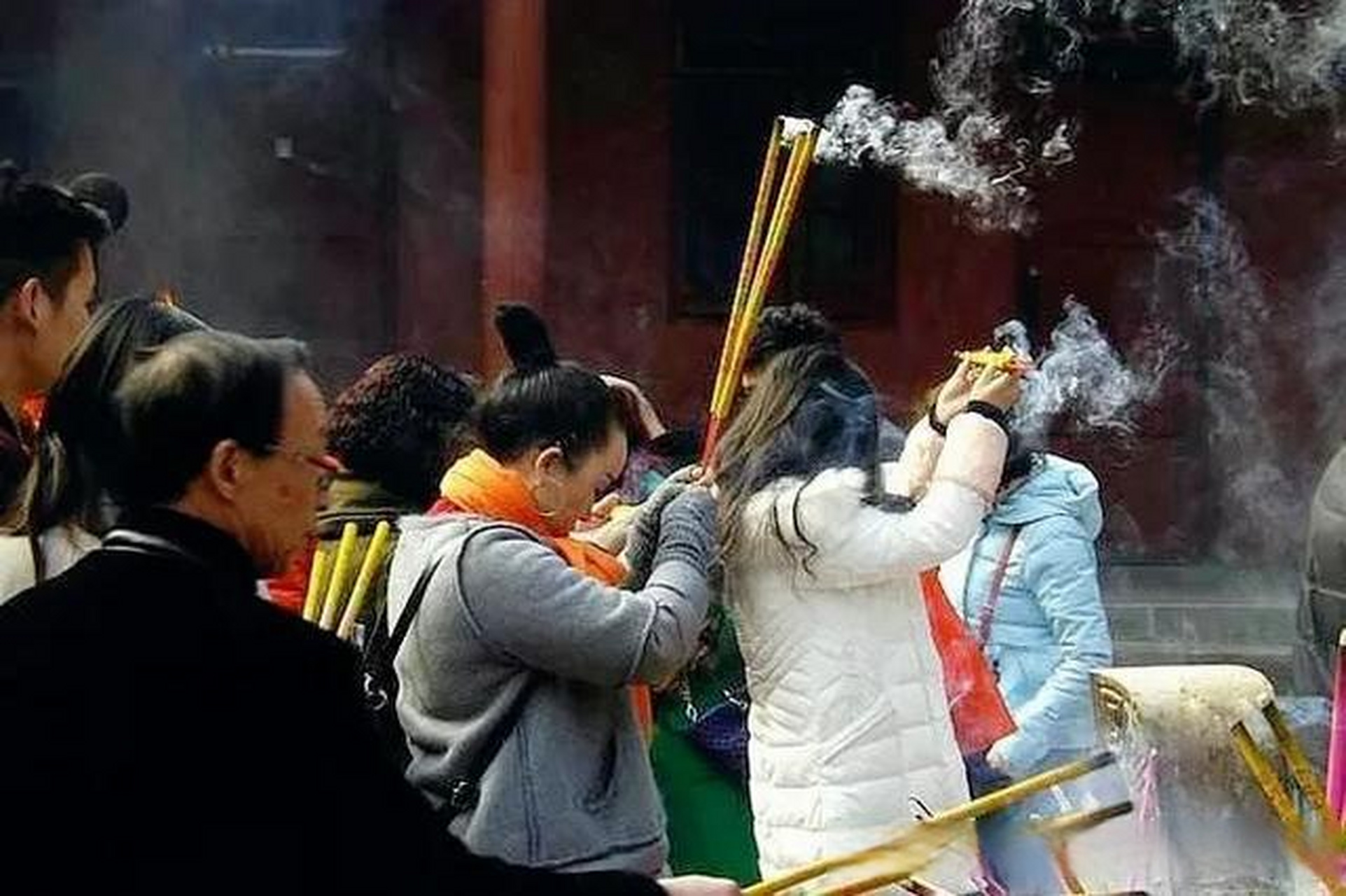 被上香的烟呛了会怎样