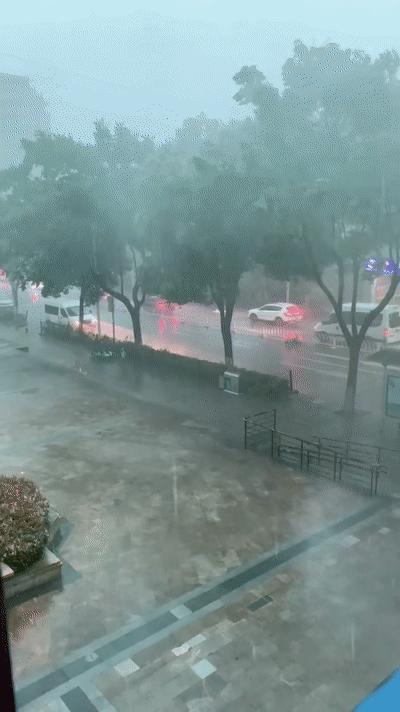 武汉暴雨红色预警