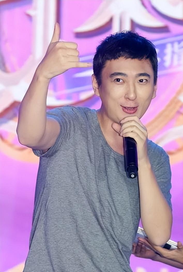 王健林已被冻结4.9亿股权，深度解读与影响分析