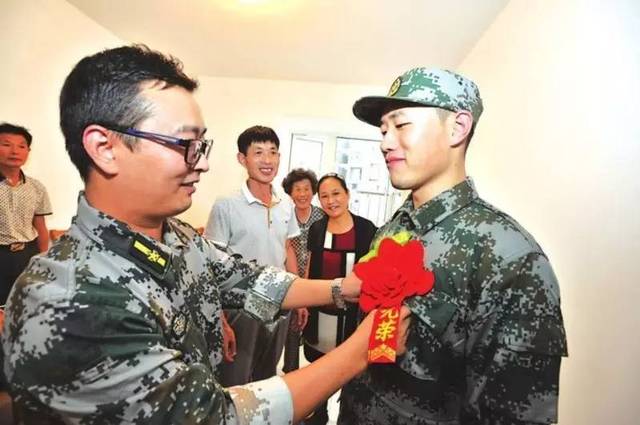 退伍军人当全职爸爸，曾深夜2点出走