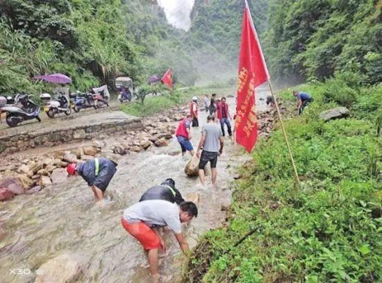 网友拍下张家界洪水画面，大自然的震撼与挑战