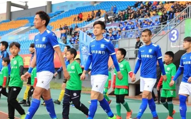 苏超，常州0-4送南京登顶，背后的故事与意义