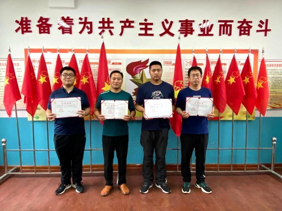 闪耀的年纪，一位12岁女孩的英勇救人之旅